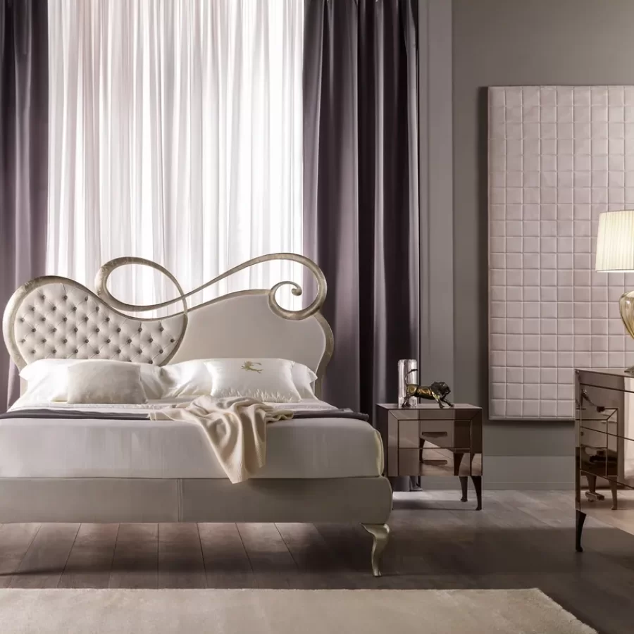 Chopin Bed by Cantori, for an Italian bedroom set