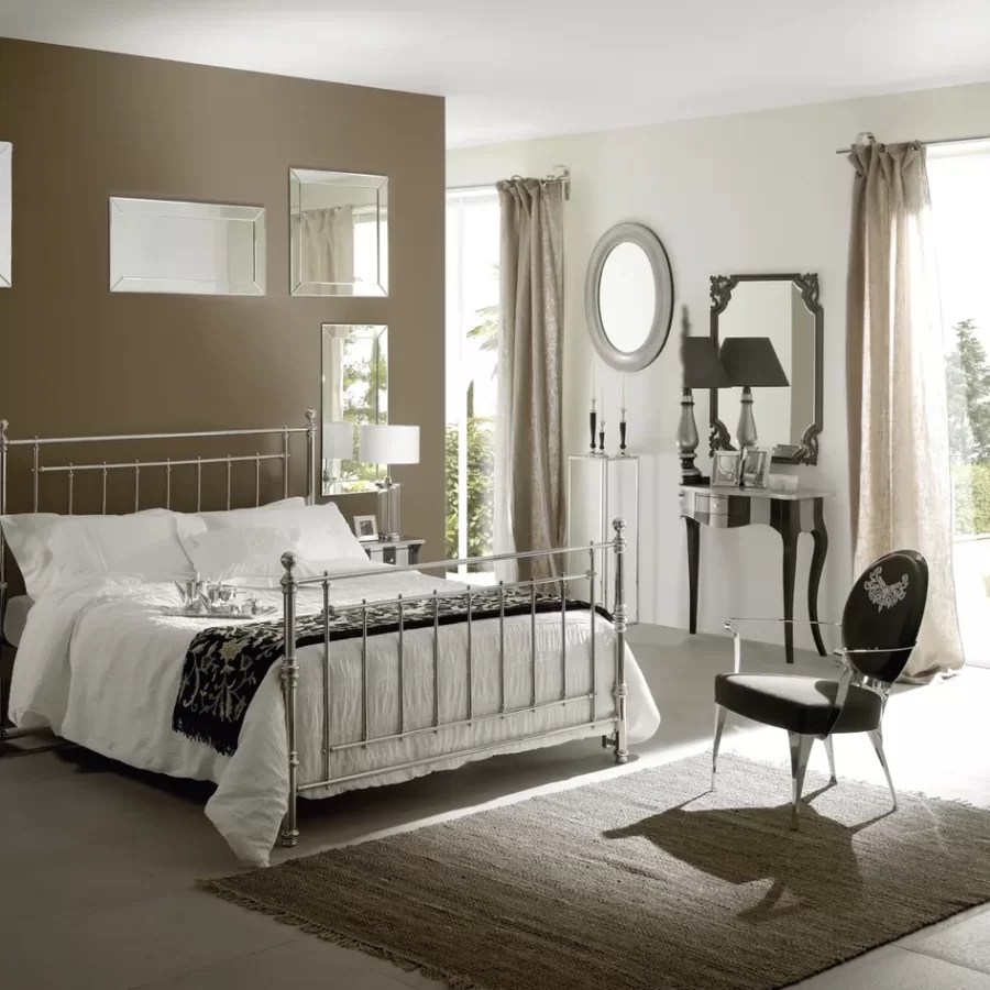 Inglese Bed by Cantori, luxury bedroom design