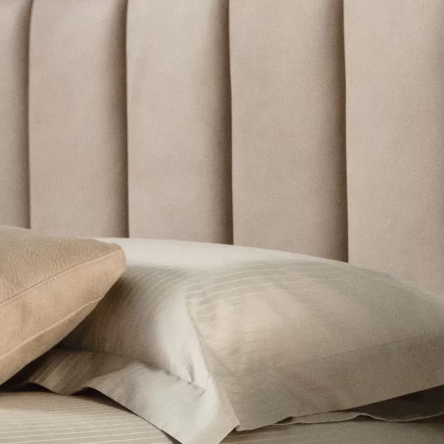 Mirage Easy Bed by Cantori, Italian bedroom furniture