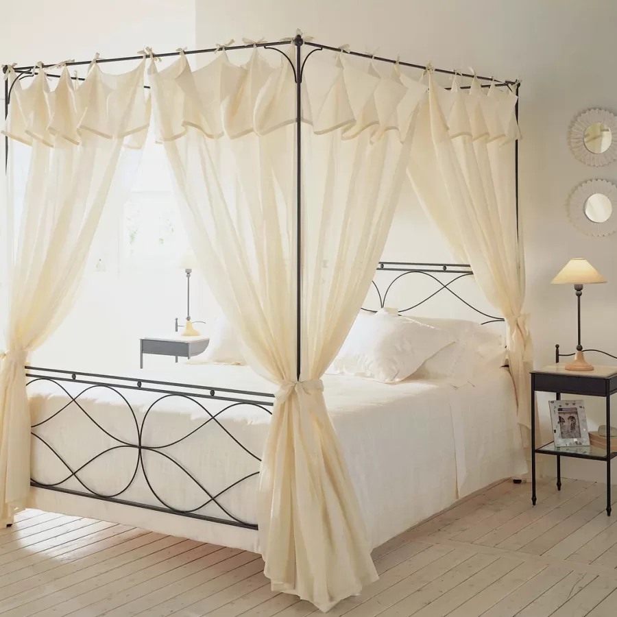 Raphael Bed by Cantori, for a luxury bedroom