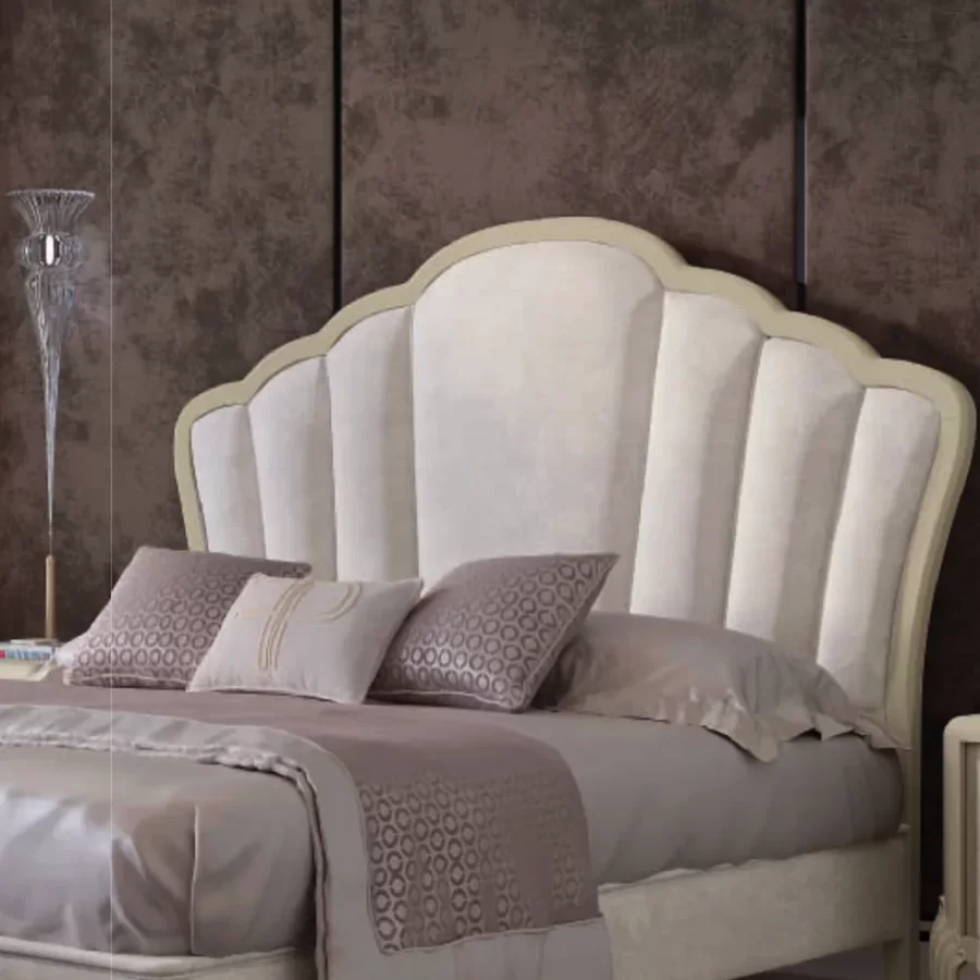 Ocean Shell-shaped Bed, Upholstered Frame, Hand-carved legs by Francesco Pasi, Italian bedroom furniture