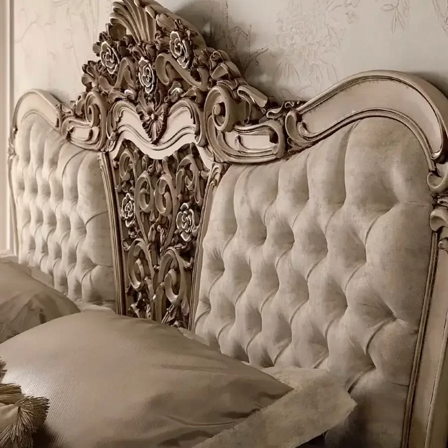 Opera bed 3066 carved in cherry, for a classic bedroom set