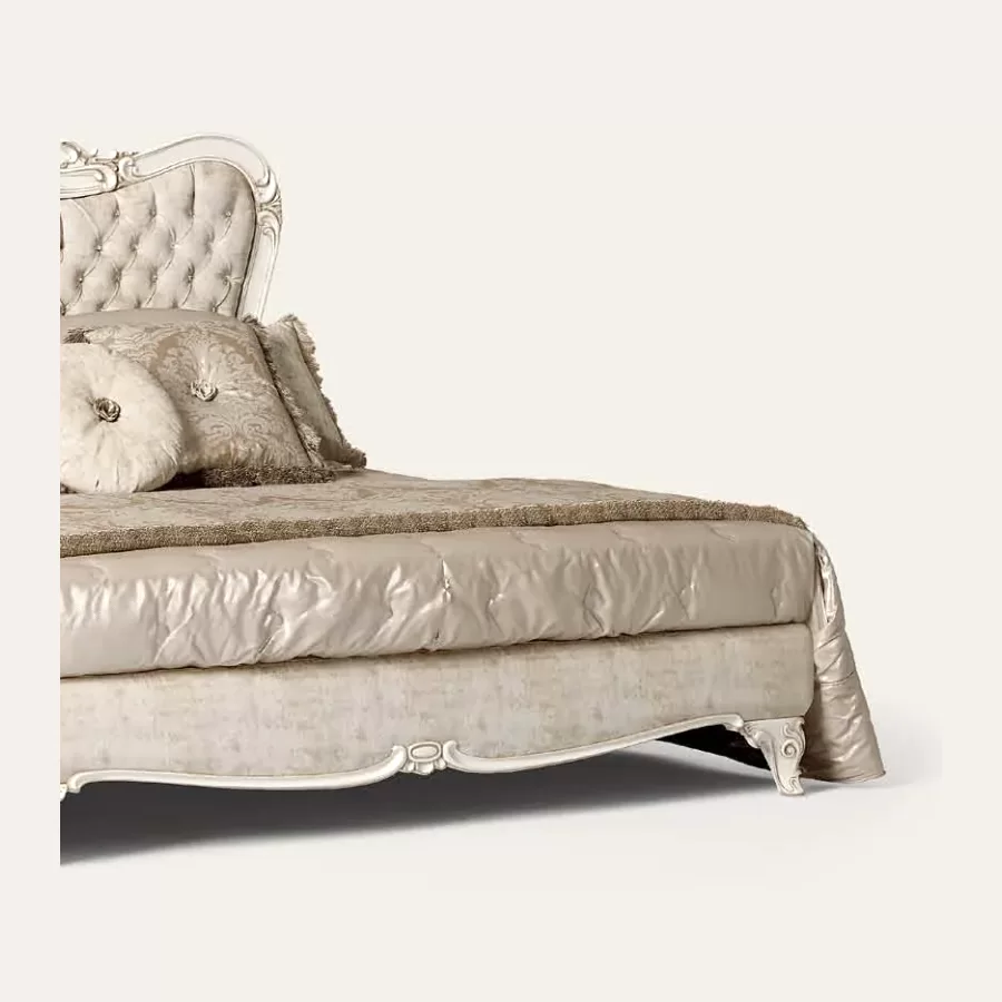 Opera carved bed with capitonne headboard, a classic bed for 180 x 200 cm