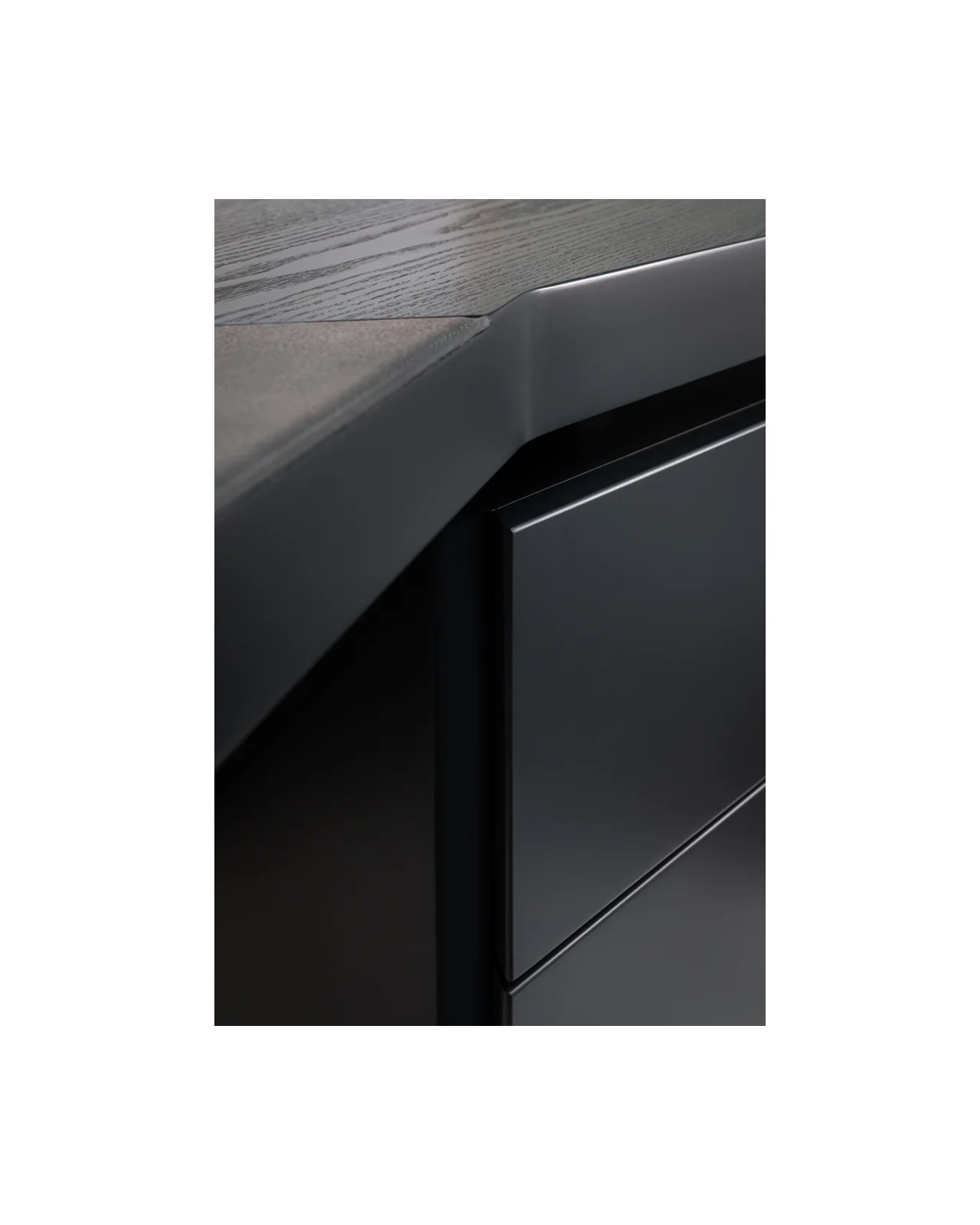 Macao desk by Cantori, in an interior setting, photo 3 of 13