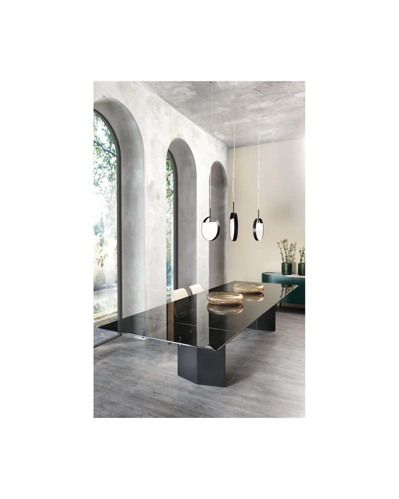 Milton dining table by Cantori, in an interior setting, photo 4 of 8