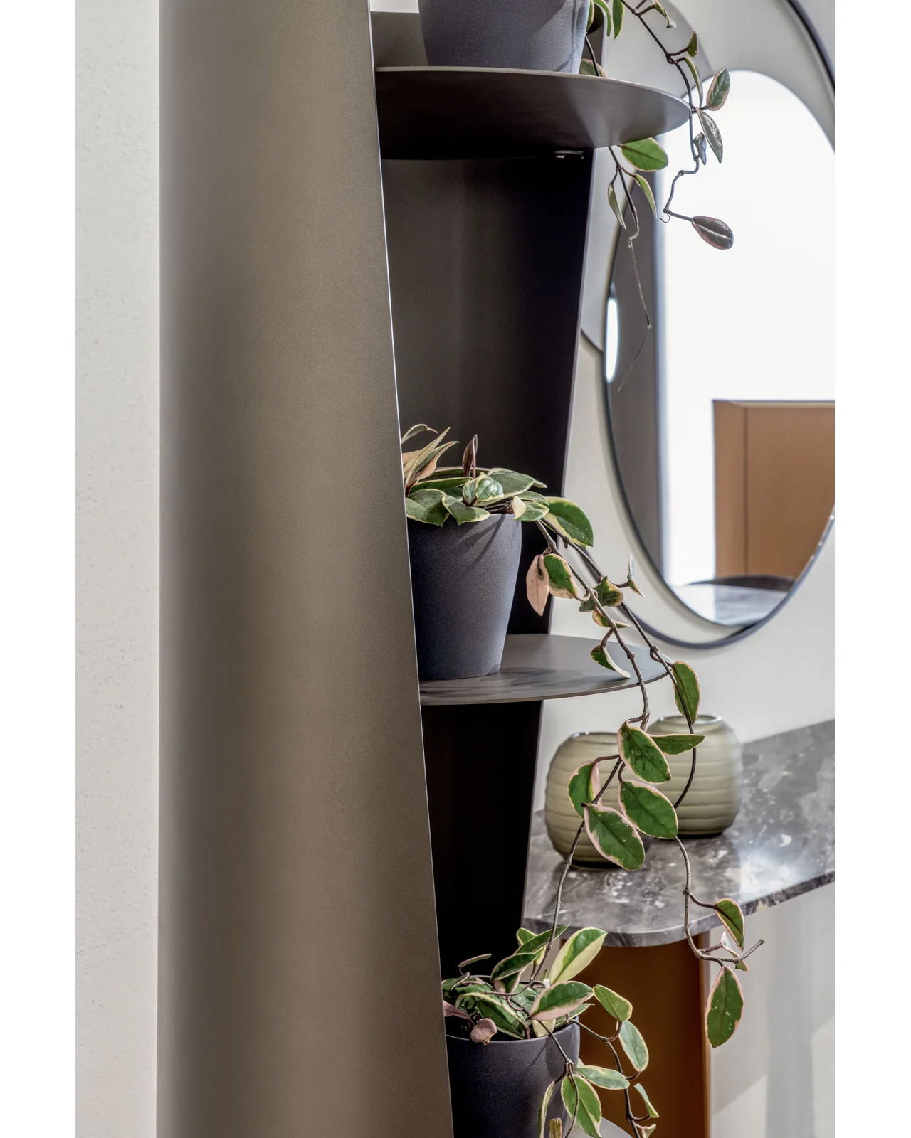Ulisse bookcase by Cantori, in an interior setting, photo 2 of 7