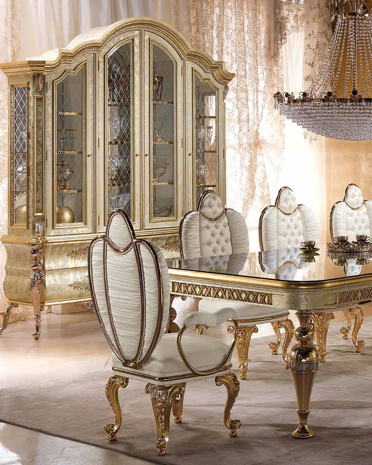 Sedia da pranzo Aida in metallo AD013, collezione Aida di Cappelletti, sedia da pranzo classica italiana in una sala da pranzo classica, foto 6 di 6
