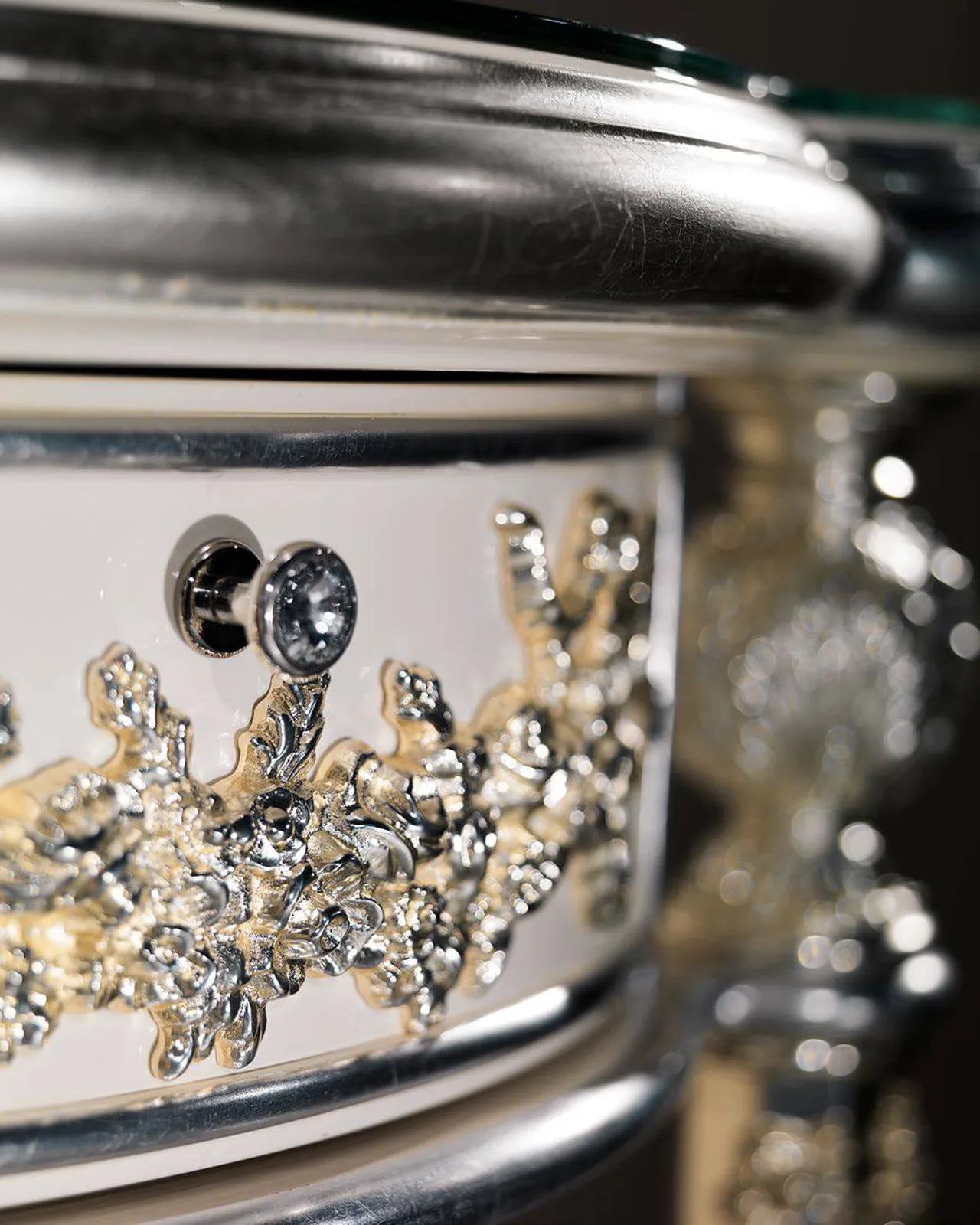 Royal Bedside Table RY102, Cappelletti Royal collection, classic Italian bedside table detail, photo 2 of 3