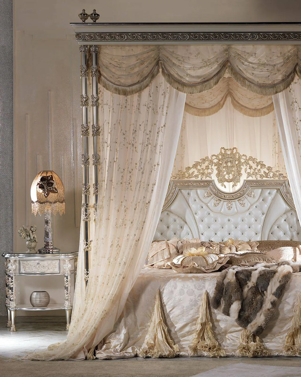 Royal Bedside Table RY102, Cappelletti Royal collection, classic Italian bedside table in a classic bedroom setting, photo 3 of 3