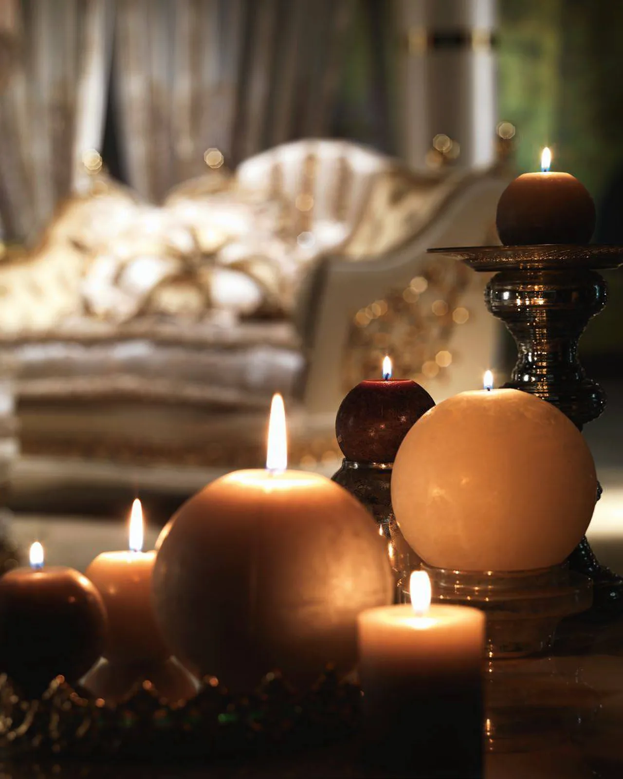 Pouf Royal RY076, collezione Royal di Cappelletti, pouf classico italiano in un soggiorno classico, foto 2 di 4