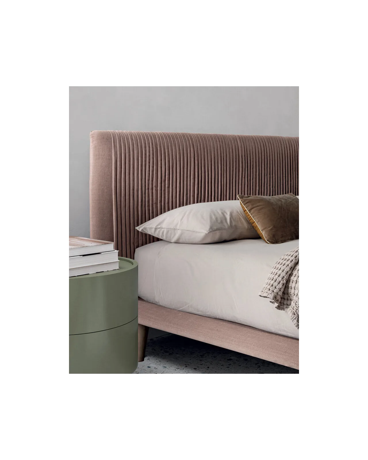 Plissè bed by Dall'Agnese, in an interior setting, photo 6 of 6, Nobili Design catalog