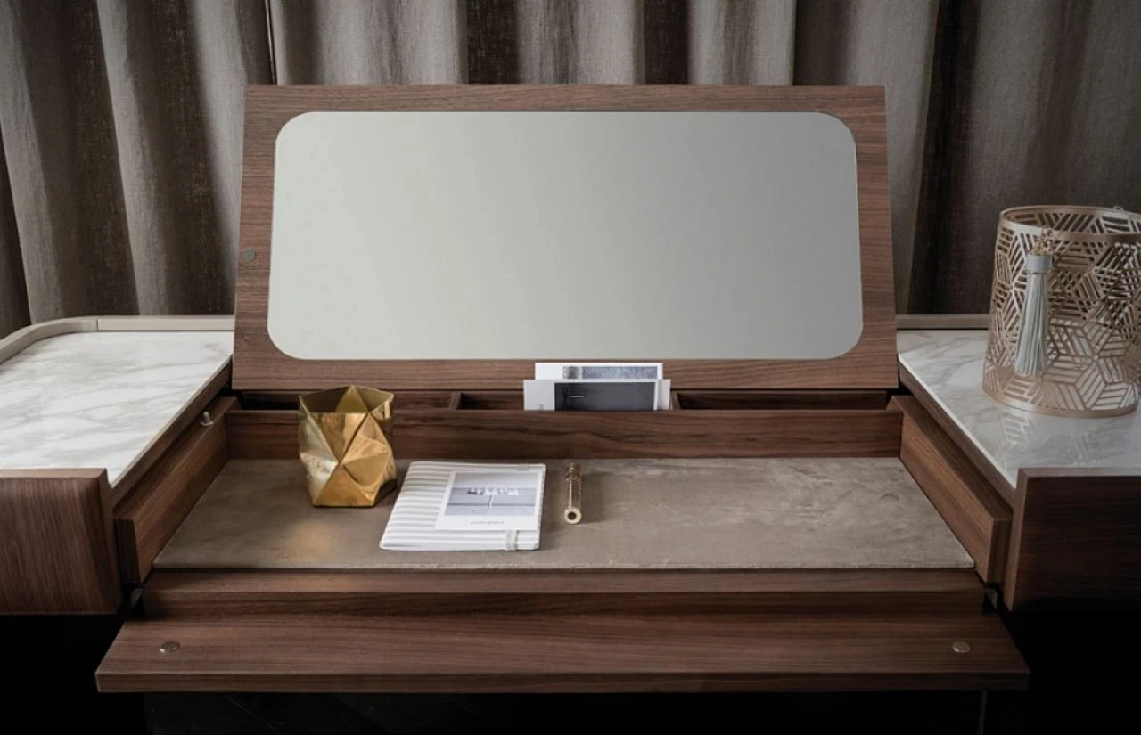 Dama dresser, low model, for a modern luxury bedroom, made in Italy