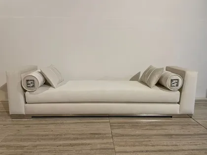 Contemporary Soft Velvet Upholstered Bench Signature-01