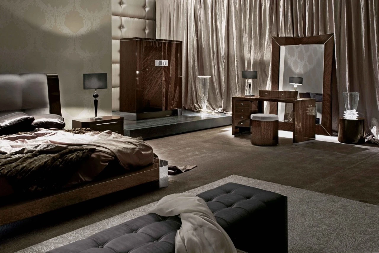 Vogue upholstered ottoman, for modern bedroom sets made in Italy