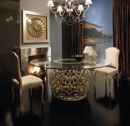 MEDEA TABLE